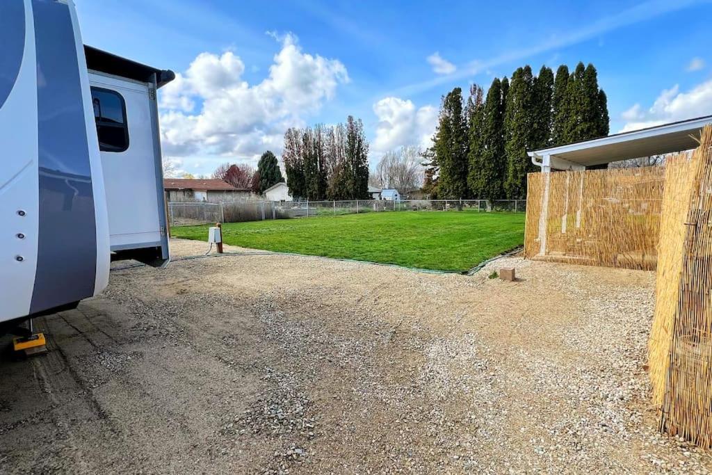 Luxury Glamping Near Idaho Event Center In Nampa 아파트 외부 사진