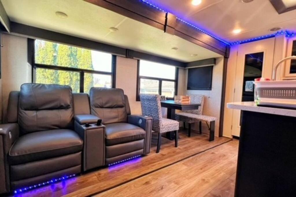 Luxury Glamping Near Idaho Event Center In Nampa 아파트 외부 사진